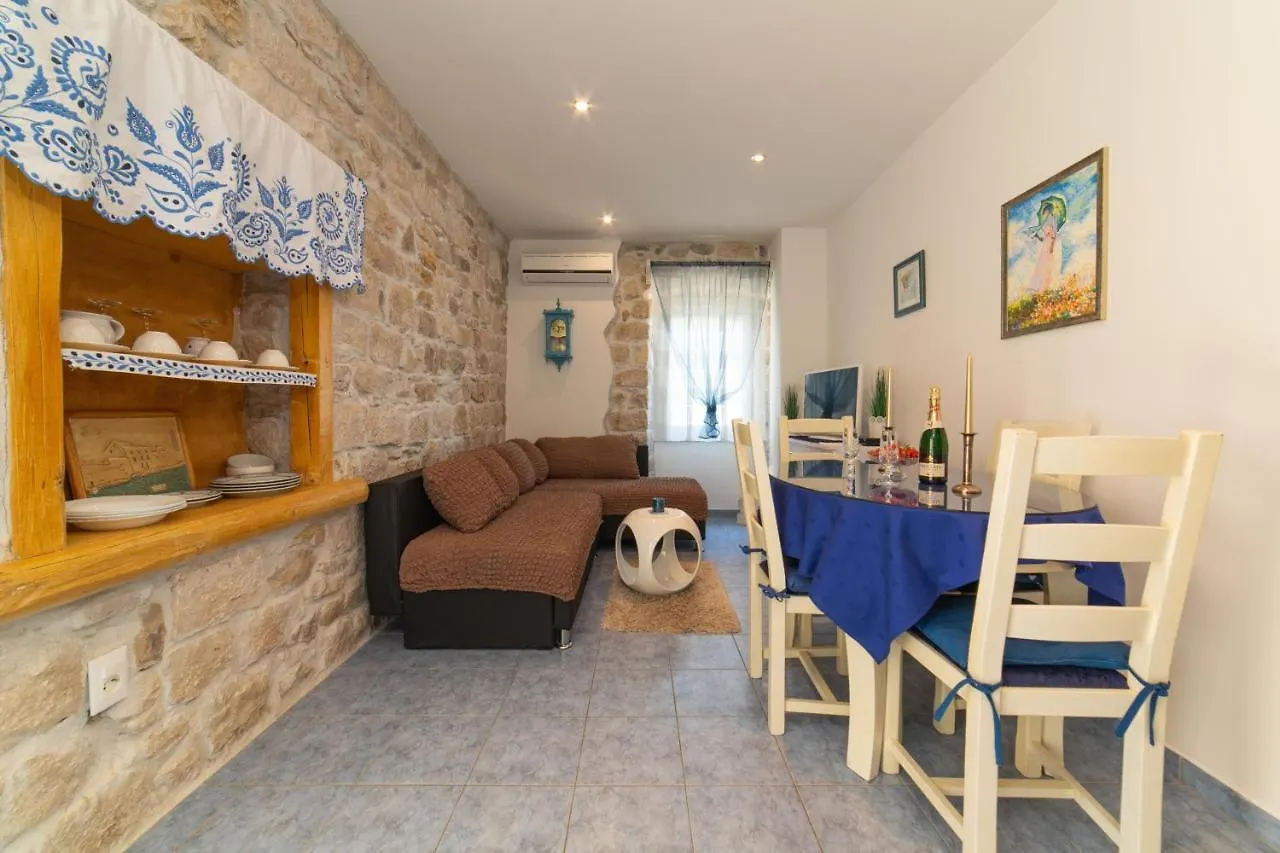 Apartments Villa Mira Kastela