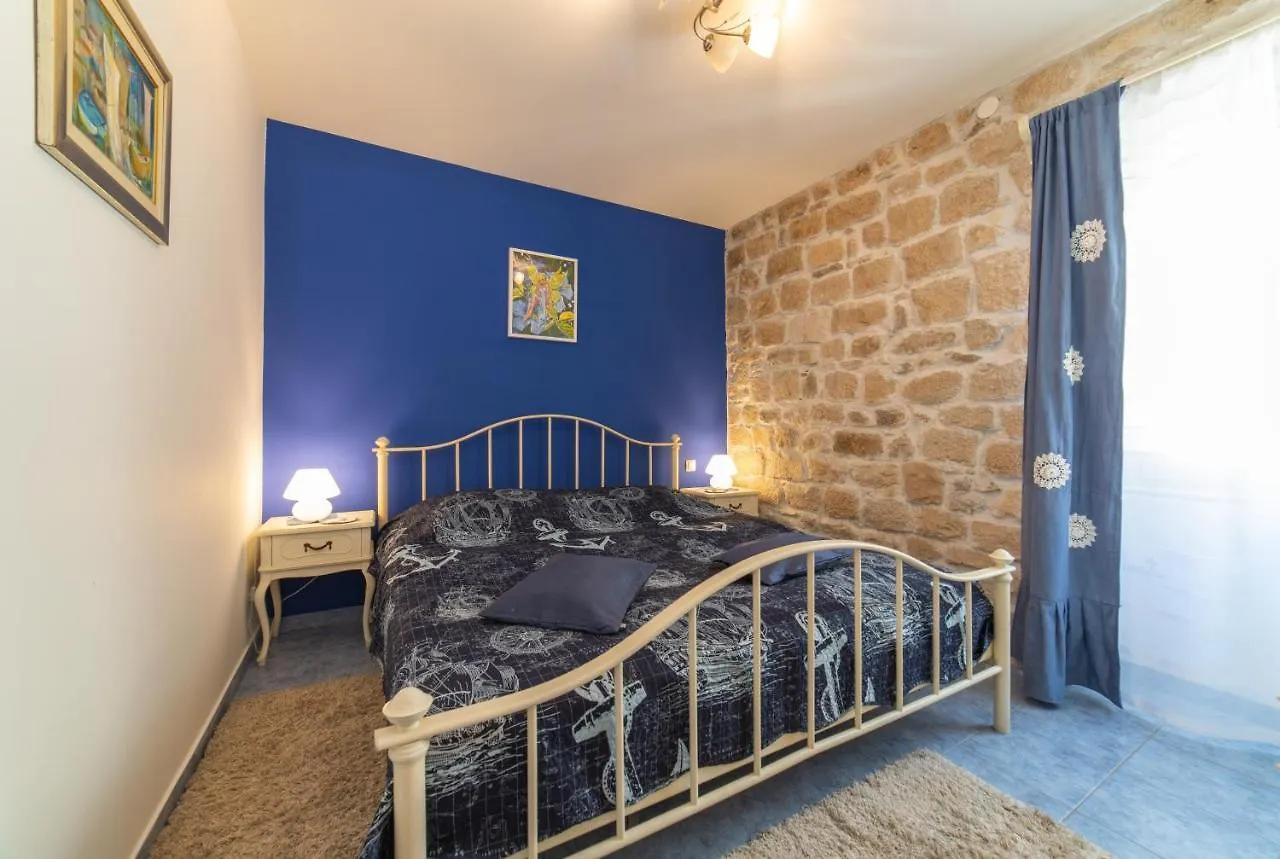 Apartments Villa Mira Kastela