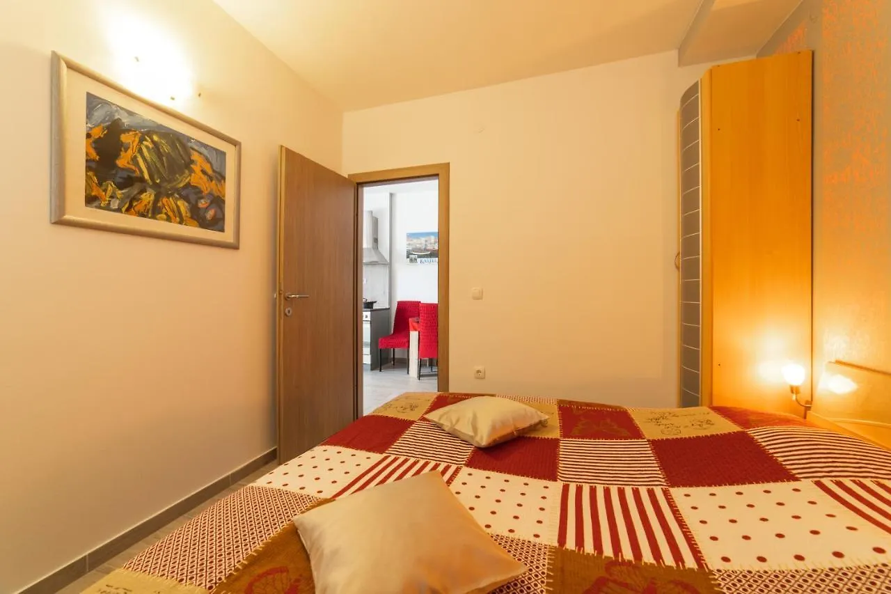 Apartments Villa Mira Kastela Croatia