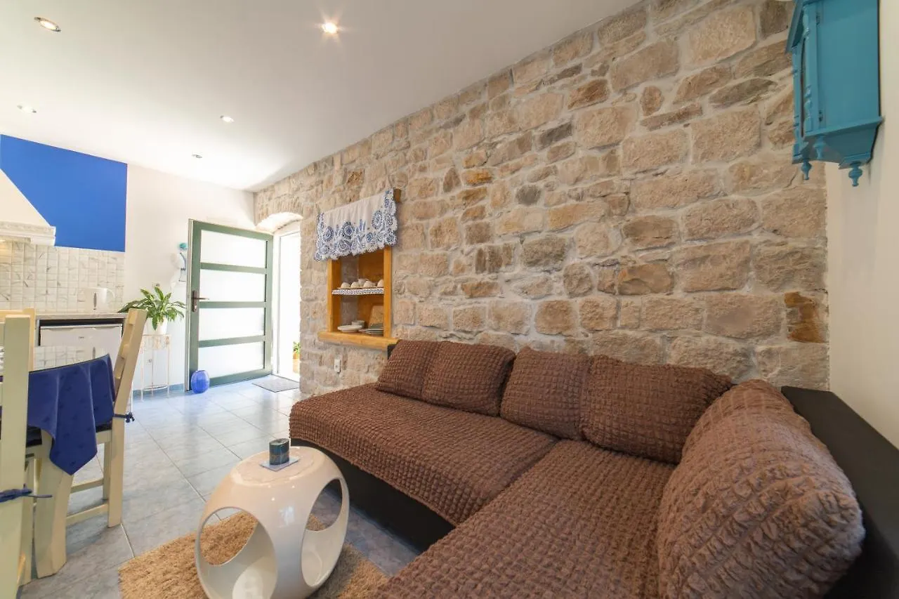 Apartments Villa Mira Kastela