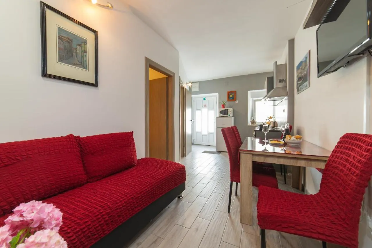 Apartments Villa Mira Kastela